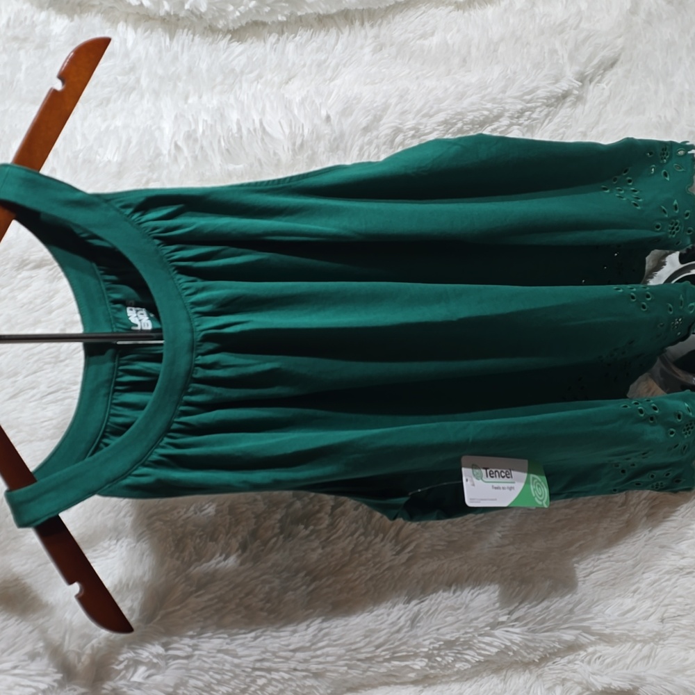 Green Sleeveless Women's Top